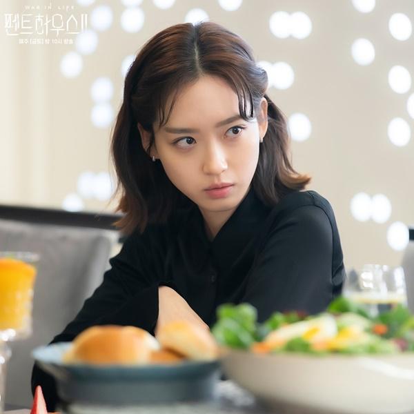 Kẻ khiến ai cũng phát điên bởi tính khí thất thường trong Penthouse-4