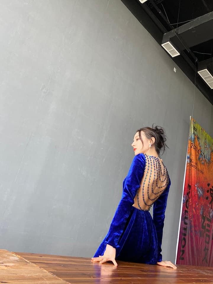 Địch Lệ Nhiệt Ba khoe visual đẳng cấp, Lưu Diệc Phi già chát lắm người chê-6