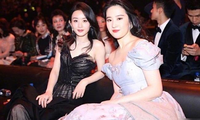 Thảm đỏ: Lưu Diệc Phi lộ body đô con, bắp tay to khác hẳn ảnh photoshop-11