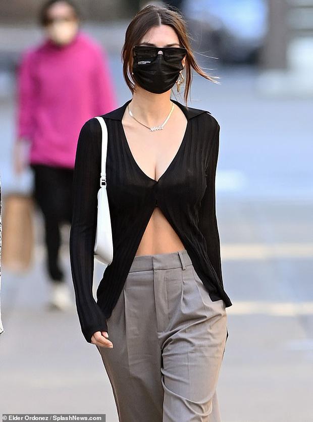 Mẫu nội y phô diễn body bốc lửa, quý tử 3 tháng bị mẹ cầm như búp bê-6