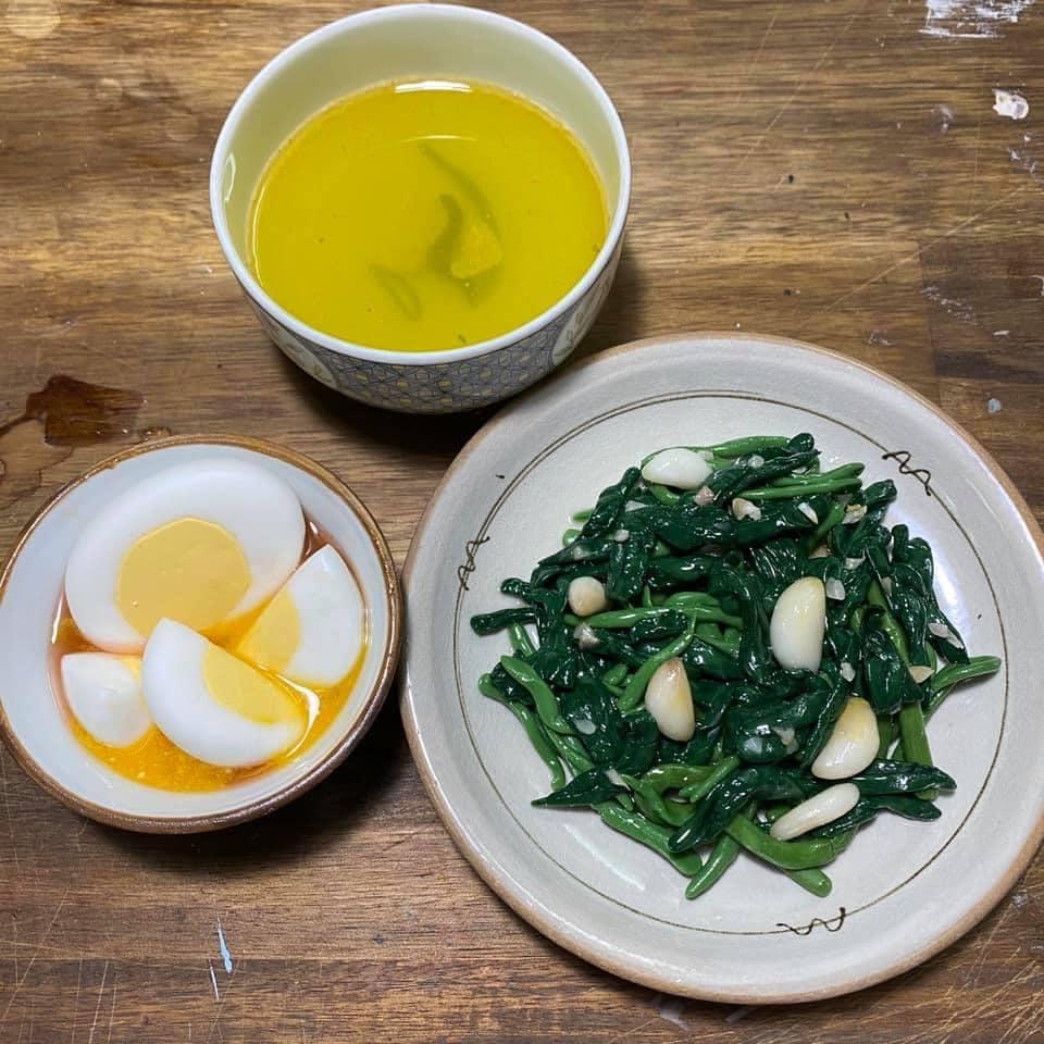 Choáng với mâm cơm làm từ đất sét như thật của cô nàng khéo hết phần thiên hạ-1