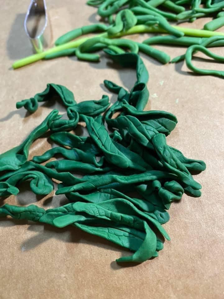 Choáng với mâm cơm làm từ đất sét như thật của cô nàng khéo hết phần thiên hạ-13