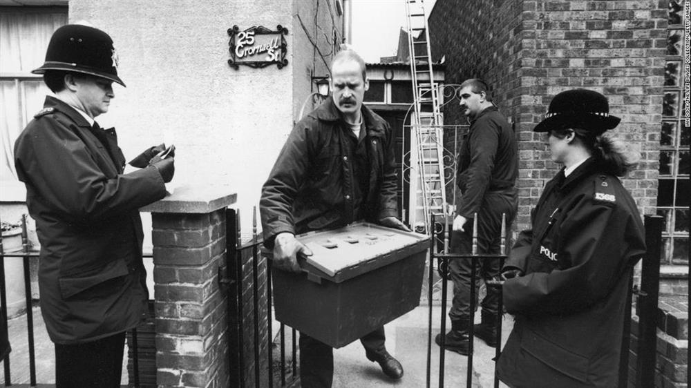 Vụ giết người hàng loạt rúng động nước Anh-3