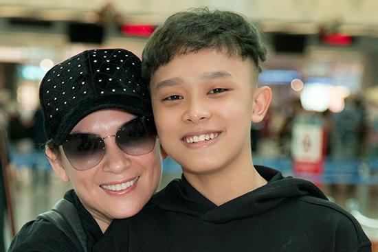 Hồ Văn Cường viết thư gửi Phi Nhung: 'Chỉ cần sống đúng phải không mẹ?'