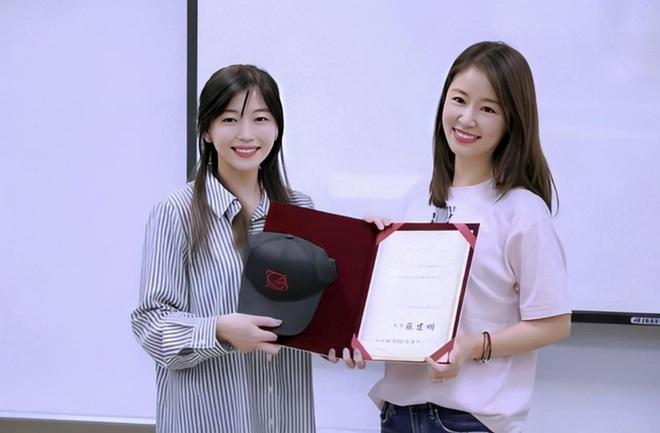 Lâm Tâm Như gây tranh cãi khi có bằng thạc sĩ ở tuổi 45-1