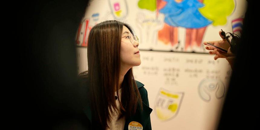 Biểu tượng may mắn Trung Quốc sống trong cảnh nợ nần-3