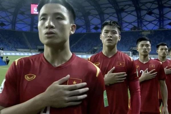 Người hâm mộ nổi cáu khi tuyển Việt Nam liên tục bị Indonesia phạm lỗi thô bạo-1