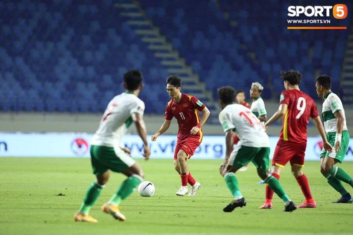 Xót xa tâm sự của bố Nguyễn Tuấn Anh khi nhìn con 5 lần 7 lượt bị đối thủ đốn giò-3