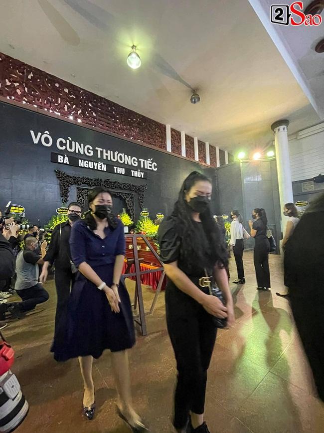 Minh Tiệp khóc, Đỗ Mỹ Linh lặng người trong tang lễ hoa hậu Thu Thủy-14