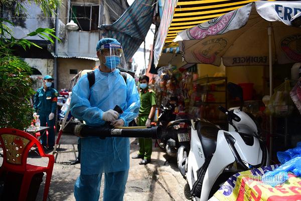 TP HCM: Ca nghi nhiễm Covid-19 tử vong trên đường chuyển viện-2