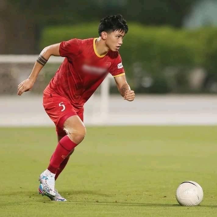 Khoảnh khắc viral: Bóng vào lưới còn body mlem của Đoàn Văn Hậu u mê fans girl-6