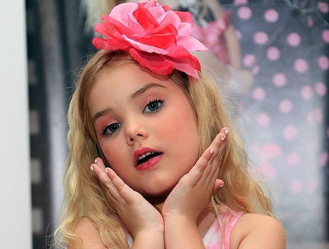Hoa hậu nhí từng tiêm botox năm 4 tuổi lột xác ở tuổi trưởng thành-4
