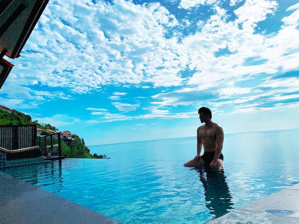 Mặc kệ drama, Nathan Lee diện quần không che nổi vòng 3 cháy mắt-1