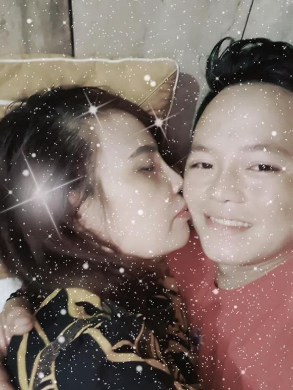 Cuộc sống cô dâu 62 tuổi Thu Sao và chồng trẻ Hoa Cương giờ ra sao?-1