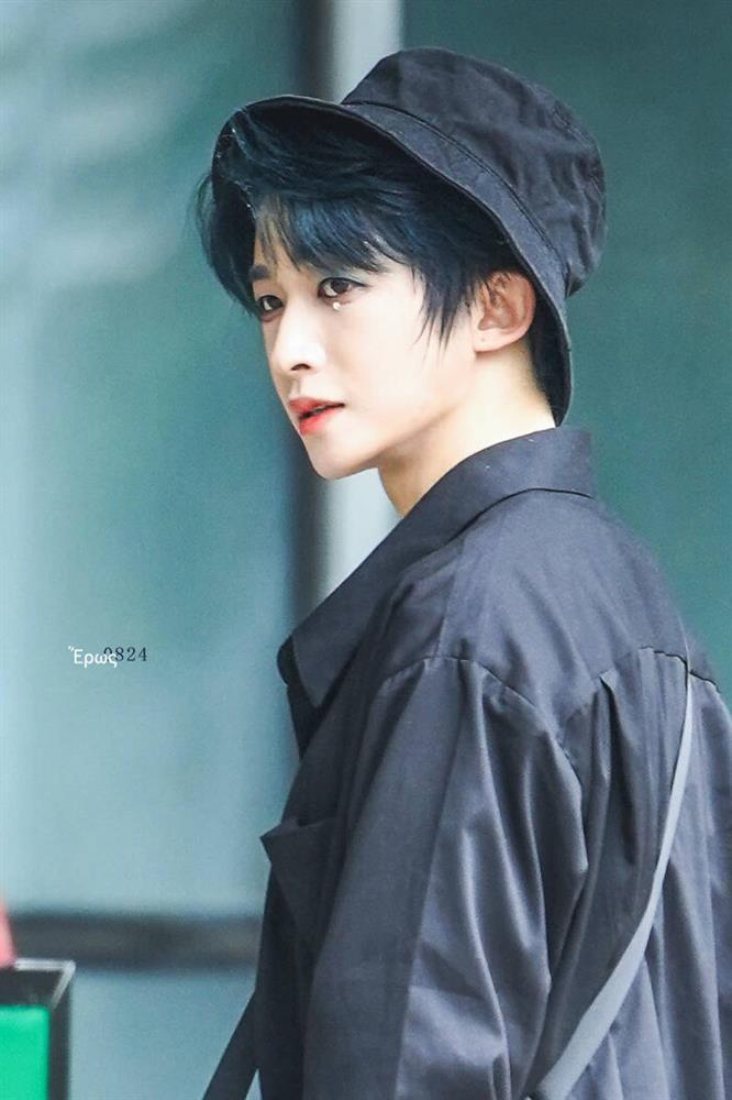 Lưu Vũ: Phiên bản nam của Cúc Tịnh Y, mặt đắp cả ký phấn-1