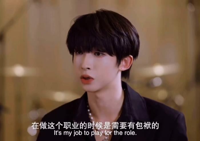 Lưu Vũ: Phiên bản nam của Cúc Tịnh Y, mặt đắp cả ký phấn-15