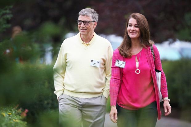 Tiết lộ sốc về Bill Gates: Đi làm bằng Mercedes, 1 giờ sau lái Porsche chở gái đi chơi-2