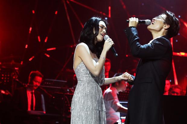 Mỹ Tâm miệng hát Đừng Cố Va Vào Nhau nhưng người lại cứ đổ vào Hà Anh Tuấn-1