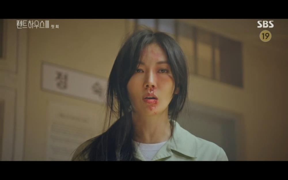 Hậu trường Penthouse 3: Dượng Tê nâng niu bà cả Shim cực tình, dì Trinh đam mê tấu hài tạo meme mới-1