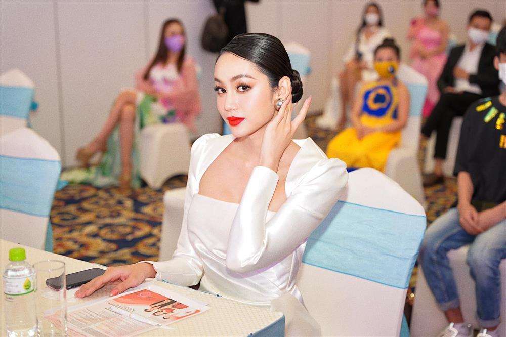 Á hậu Chuyển giới Lương Mỹ Kỳ bị chỉ trích đạp người tôn mình-6