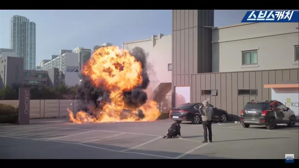 Penthouse 3: Nghi vấn trùm cuối lật đổ Joo Dan Tae chính là thư ký Jo-7