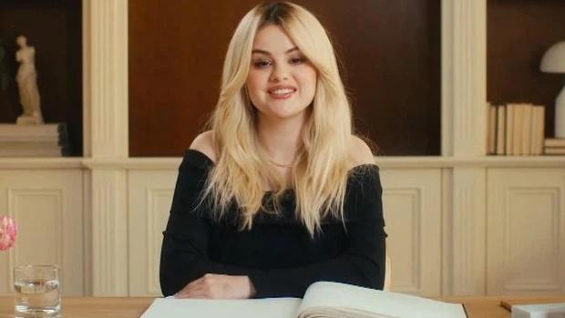 Selena Gomez hậu tăng cân: Mặt tròn cằm nọng, đôi môi tều-1