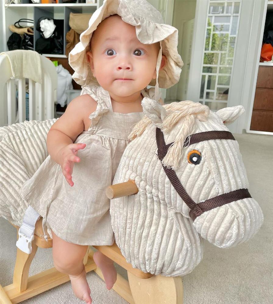 Con gái Hồ Ngọc Hà hóa công chúa đời thường, nhìn xinh muốn xỉu-6