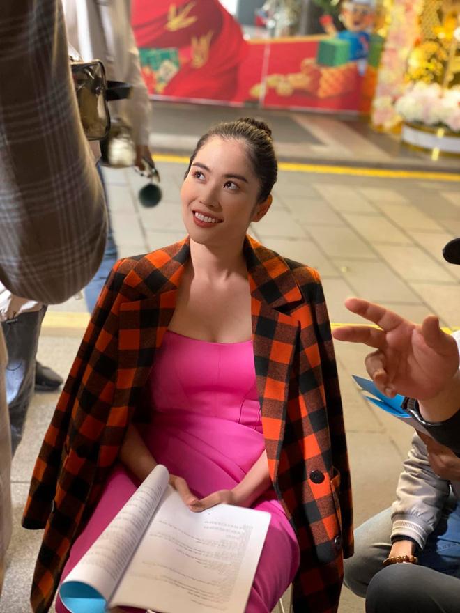 Cô Kỳ Nhông Nam Anh trong Hương Vị Tình Thân: Diễn lố nhưng thời trang bao chảnh-5