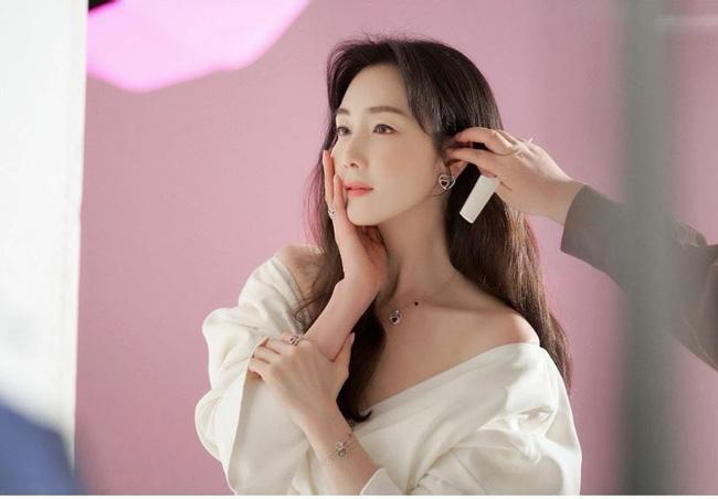 Người đẹp khóc Choi Ji Woo: Từng có giai đoạn mặt sưng phù cứng đơ vì tiêm Botox-1