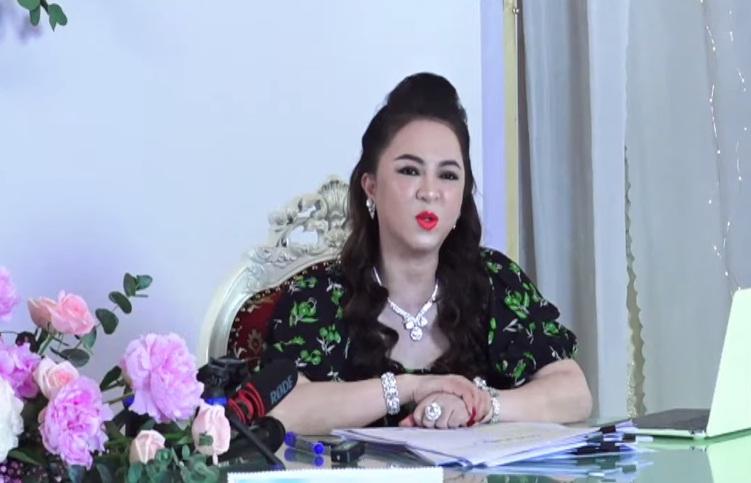 Bà Phương Hằng vạch mặt Phi Phi cô nương: Con rắn độc giật dây-2