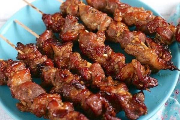 Hàng xiên nướng doanh thu hơn 16 triệu đồng/ngày: Bí quyết đông nghịt khách-5