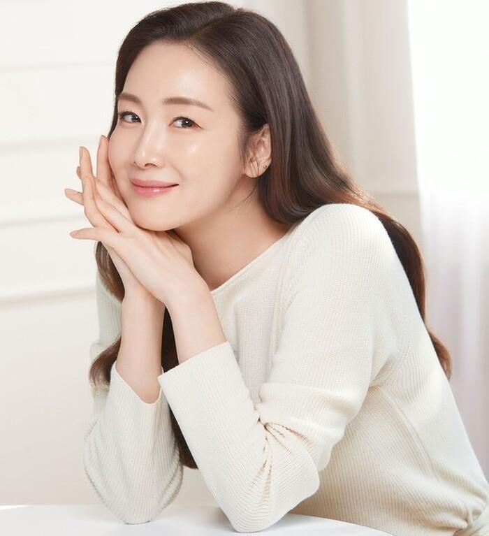 Lộ hình ảnh được cho là chồng trong bóng đêm của Choi Ji Woo-1