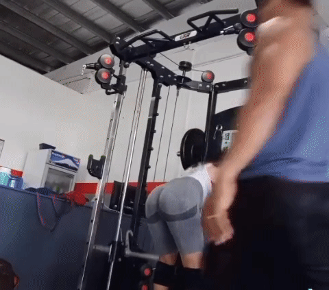 Cô gái tình cờ ghi lại cảnh bị sàm sỡ tại phòng gym-1