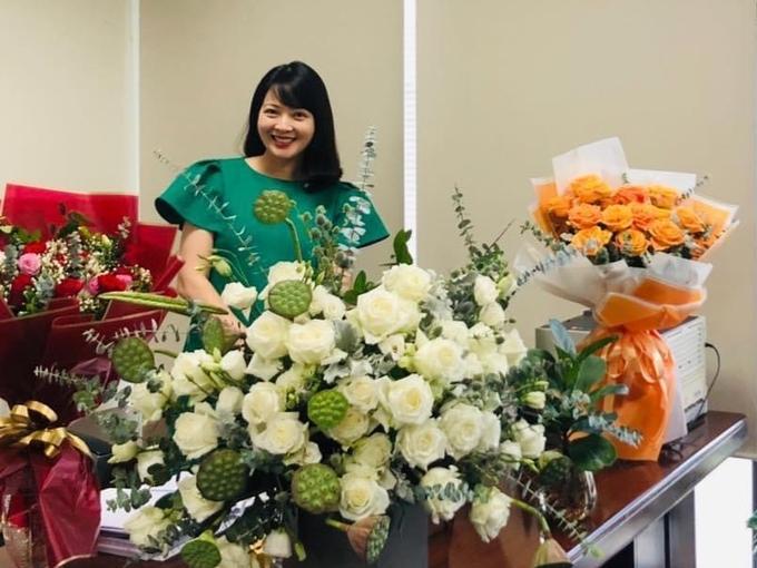 Mỹ nhân xứ Tuyên Quang hoàn thành việc học thạc sĩ, công tác ở Tập đoàn Bưu chính - Viễn thông Việt Nam. "Tôi thích và cảm thấy thoải mái khi làm công việc này. Một công việc nhà nước có lẽ phù hợp với tính cách của tôi hơn. Tôi muốn chuyên tâm cho công việc của mình, để mọi người thấy rằng nhan sắc không tỷ lệ nghịch với trí tuệ", cô nói.