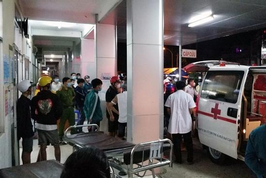 Thanh niên xông vào khoa cấp cứu chém loạn xạ nhiều người