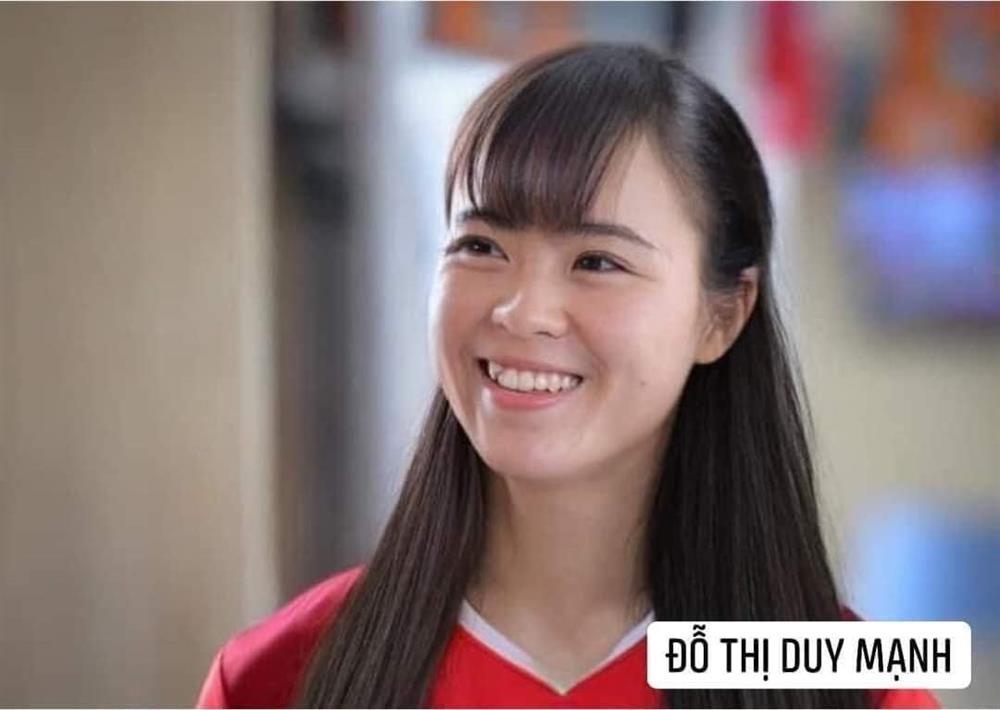 Trước trận gặp Malaysia, tuyển Việt Nam chuyển giới xinh như mộng-3