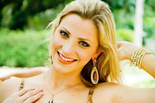 Body nghẹt thở của nữ trọng tài được đồn bắt trận Việt Nam - Malaysia-4