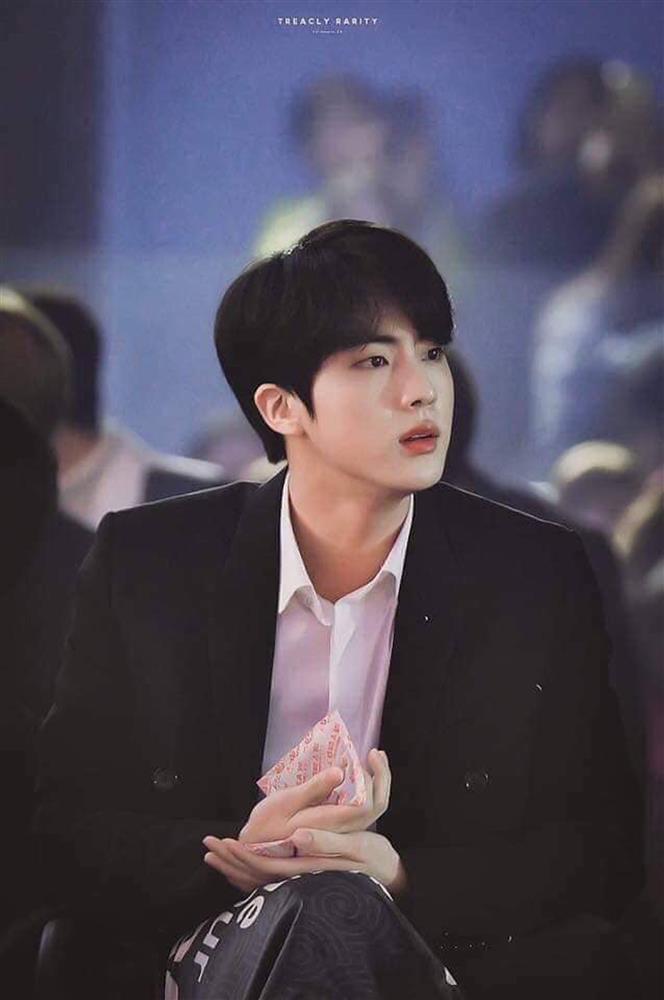 Đạo diễn Hospital Playlist tham vọng mời Jin hoặc V BTS cho dự án tới-5