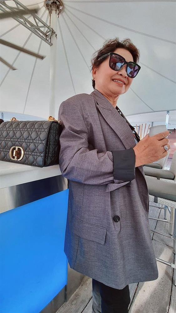 Mẹ ruột Thanh Hằng - tín đồ hàng hiệu thứ thiệt nhưng siêu kín tiếng-11