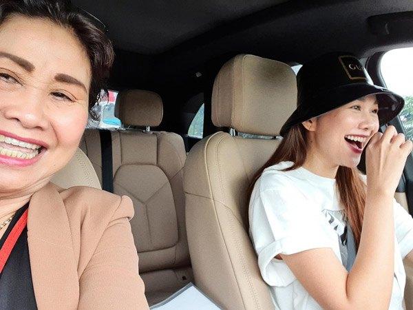 Mẹ ruột Thanh Hằng - tín đồ hàng hiệu thứ thiệt nhưng siêu kín tiếng-3