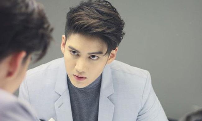 Vừa bàn chuyện cưới xin, bố vợ tương lai đưa 4 cuốn sổ đỏ khiến tôi tái mặt-1