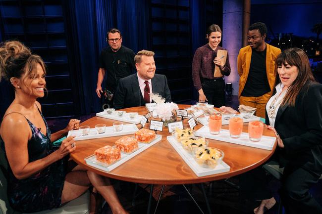 MC đình đám thế giới bị 10.000 người phản đối vì chế giễu trứng vịt lộn, chân gà là... kinh tởm-5