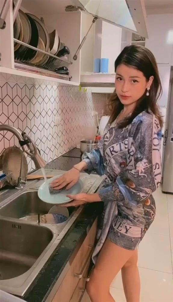 Chồng chê như bà thím, cô vợ đáp trả bằng hình ảnh mất vợ như chơi-4