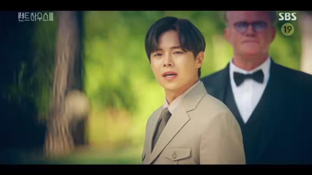 K-net quỳ lạy độ điên của biên kịch Penthouse khi cho anh trai Logan Lee xuất hiện-1