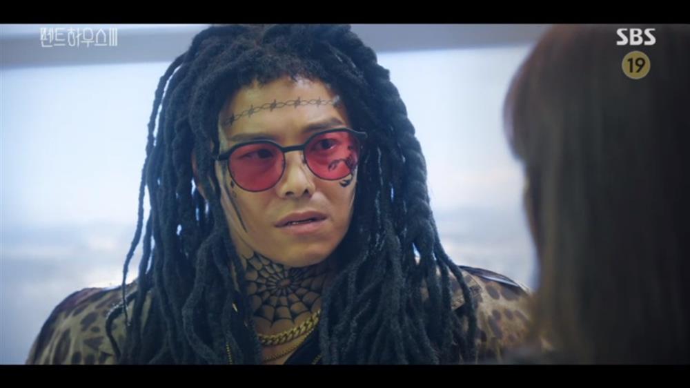 K-net quỳ lạy độ điên của biên kịch Penthouse khi cho anh trai Logan Lee xuất hiện-3