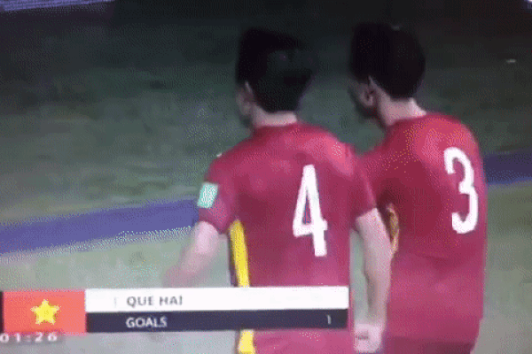 Khoảnh khắc đáng yêu: Quế Ngọc Hải 'quẩy siêu vòng 3' ăn mừng penalty