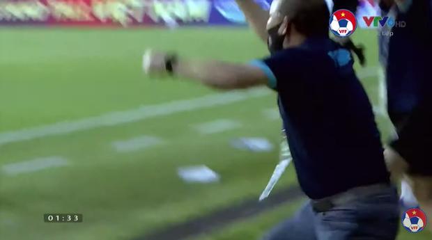 Hình ảnh không thể quên về HLV Park Hang Seo trong trận Việt Nam - Malaysia-7