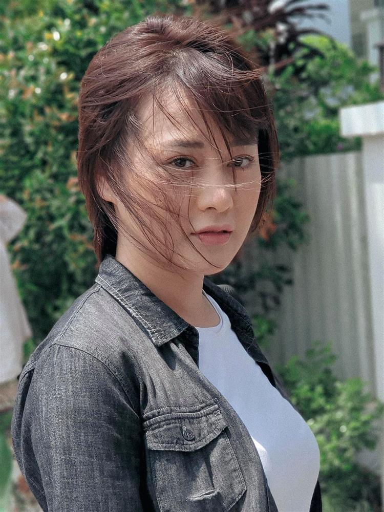 Phương Oanh và những tình huống kém duyên trong Hương Vị Tình Thân-1