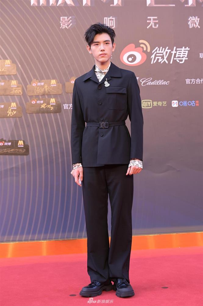 Chương Tử Di sáng rực thảm đỏ, Trương Quân Ninh phải nhận điểm trừ-12