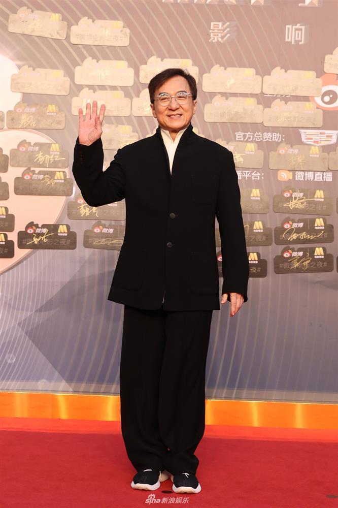 Chương Tử Di sáng rực thảm đỏ, Trương Quân Ninh phải nhận điểm trừ-2